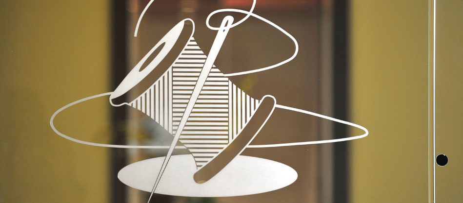 Digital illustration of a spool in color white